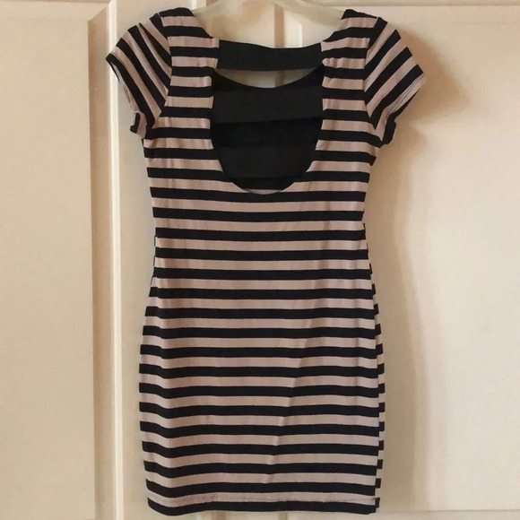 Knee-length striped dress woman’s size large - Picture 2 of 3